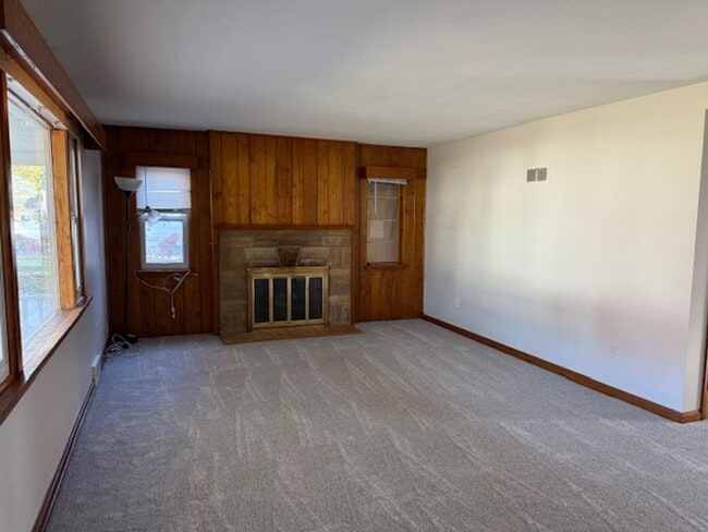 Photo - 559 Hartzler St