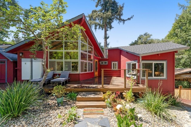 Building Photo - Boulder Creek Sanctuary!