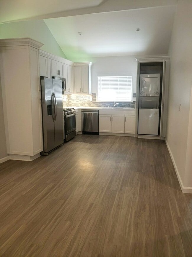 Photo - 111 Robinson Ave Unit 111 Robinson Ave.