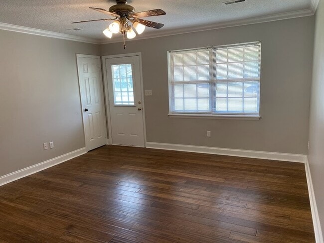 Photo - 14007 Glenview Dr SW