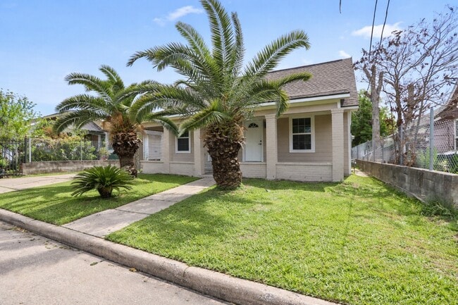 Photo - 6618 Avenue N