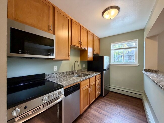 2BR,1BA - 625SF - Unit 10 - Kitchen - 2333 Priscilla St of In the City Apartments