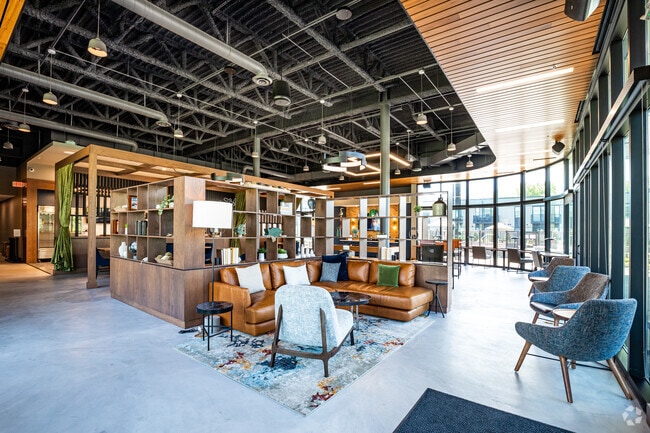 Bay Club - Lounge Area