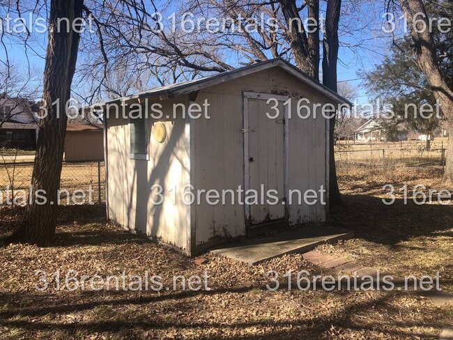 Photo - $1095 - 4 bed 2 bath - Single Family Home