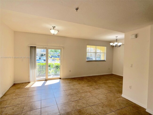 Photo - 8800 NW 107th Ct Unidad 111 Rental