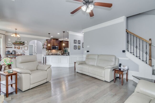 Photo - 5 Bedroom 3 Bathroom Home in Crawford Creek