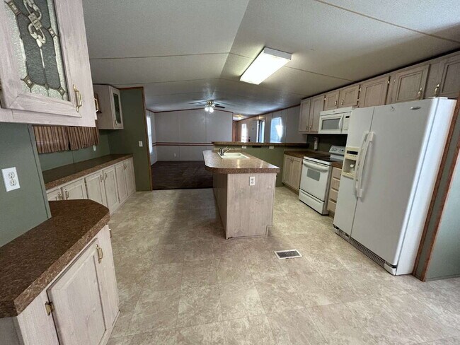 Photo - Commander Palace: Your Tranquil Home Awaits Unidad 56