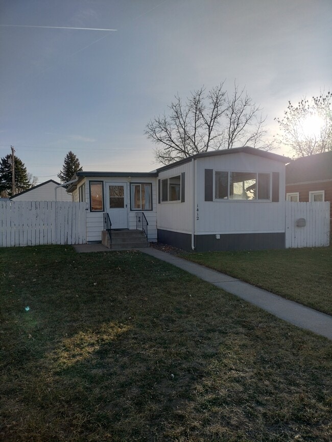 Building Photo - 1412-1411 11th Ave S