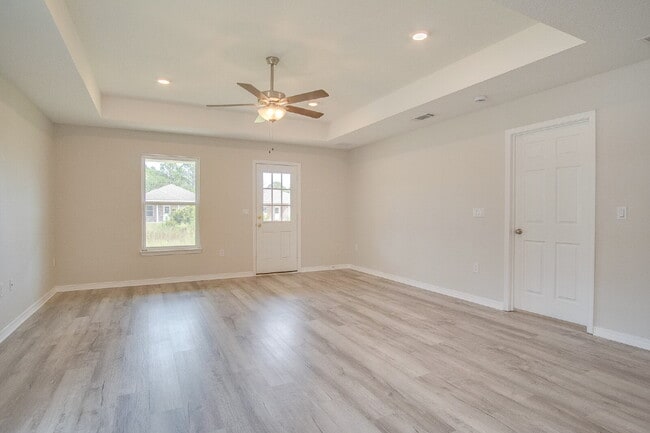 Photo - Modern Comfort Meets Style – Spacious 3-Be...
