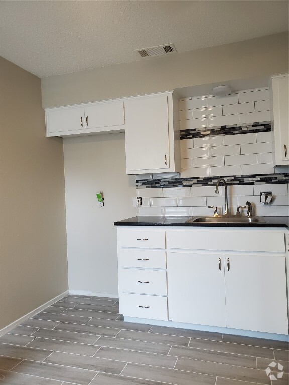 Building Photo - 103 E Boyce St Rental