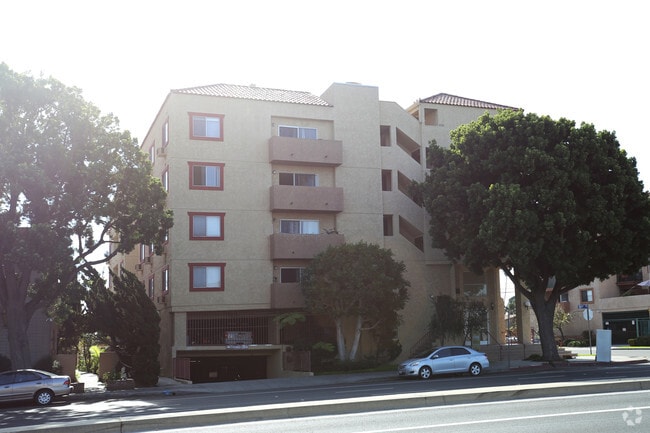 1400 Venice Blvd