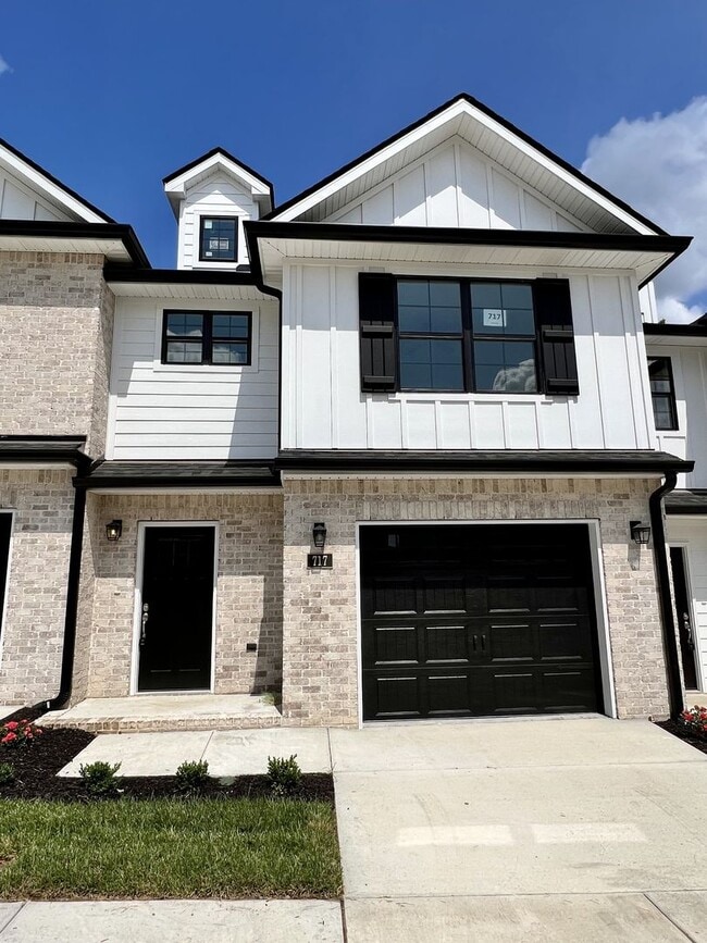 Photo - For Lease - Townhome Lebanon