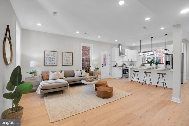 Building Photo - 227 S St NW Rental