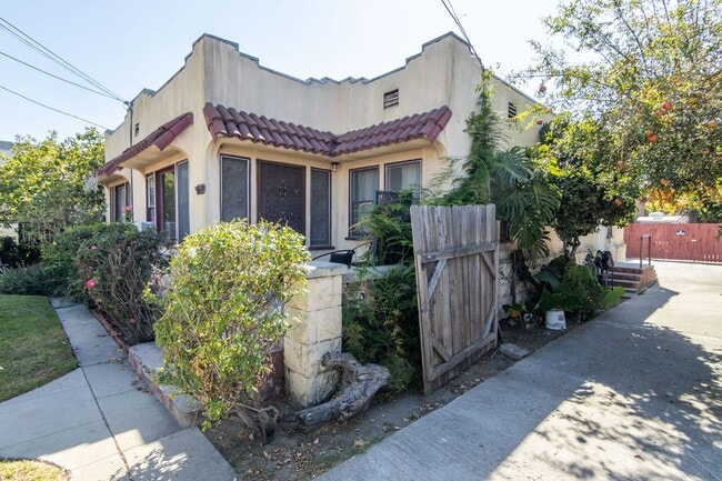 Photo - 5927 Corona Ave