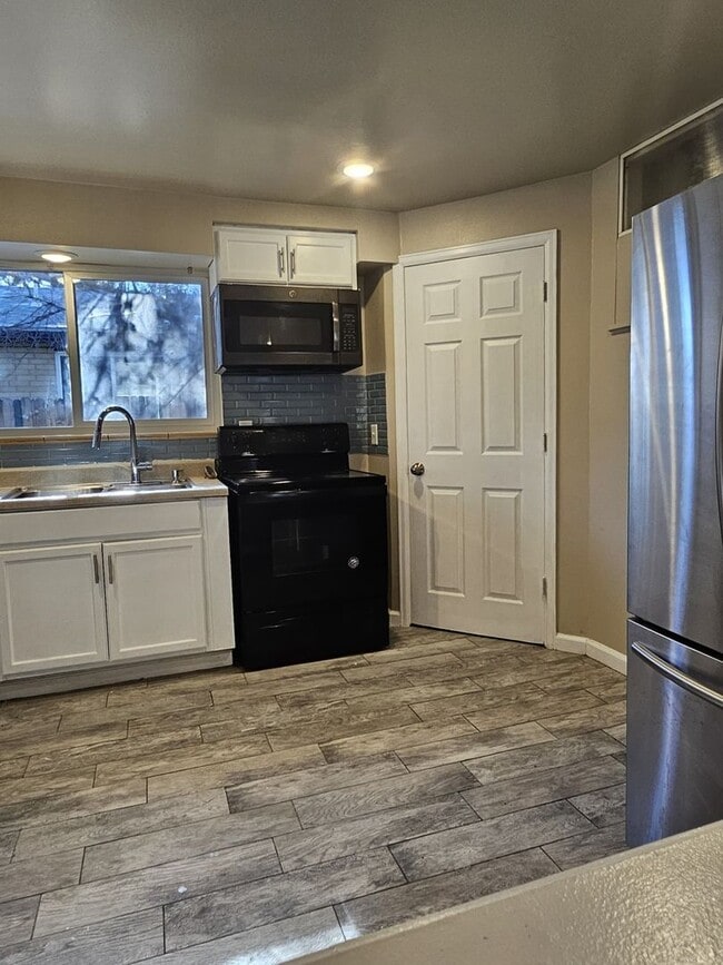 Photo - 1371 Xanadu St