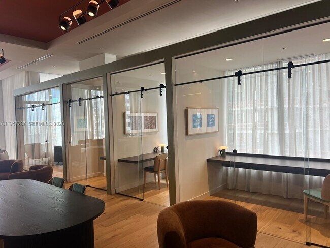 Photo - 11 NE 6th St Unidad 814