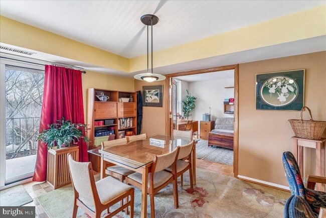 Building Photo - 9039 Sligo Creek Pkwy Unit 712