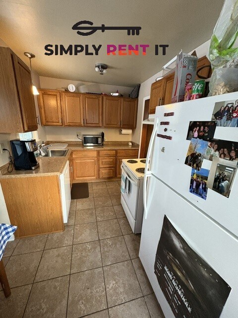 Photo - 6 Bedroom House on Campus, August 1st