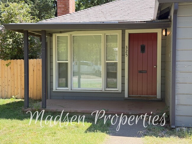Photo - 325 W 3rd Ave