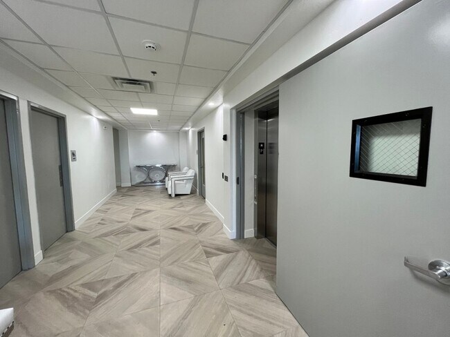 2101 N Main St Unit 301