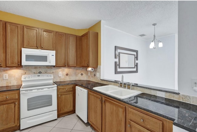 Photo - 2938 Crestwood Ter