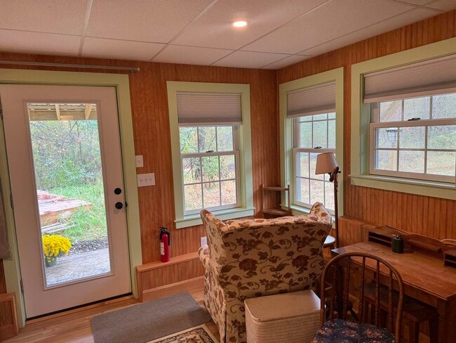 Photo - 529 Valley Rd