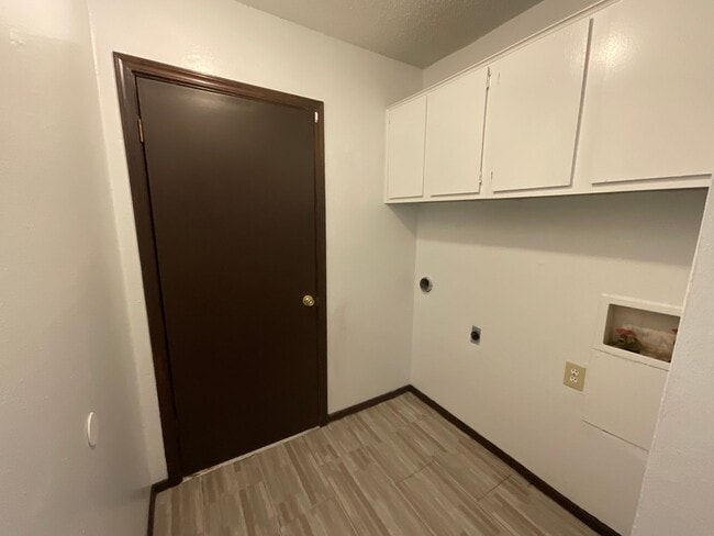 Photo - 3 bed, 2 bath, 1 car garage Duplex