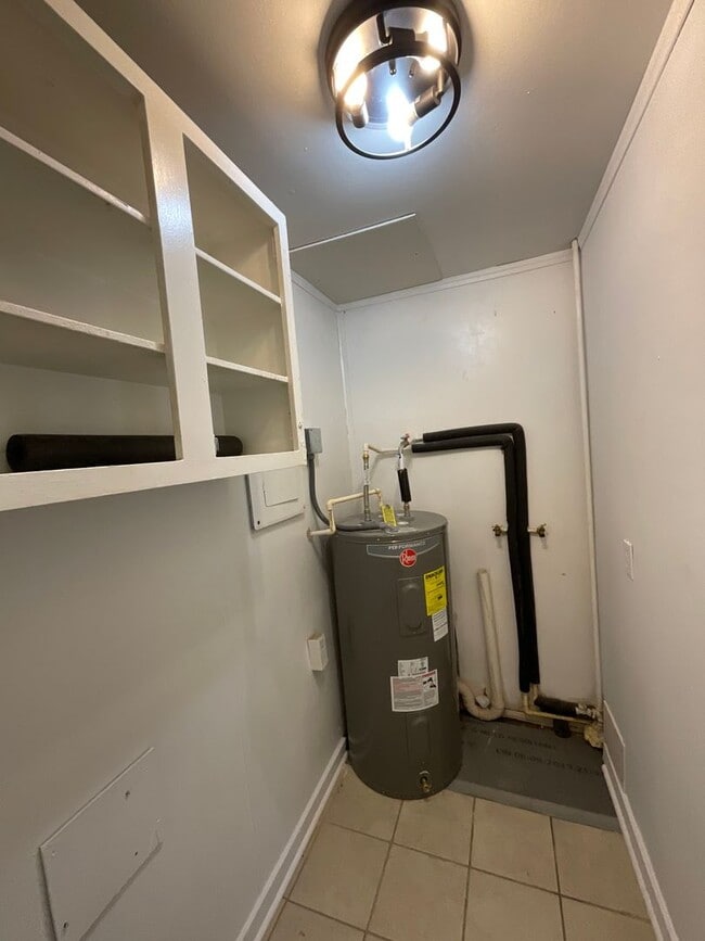 Photo - ****Rent Special***** 50% off the first re...