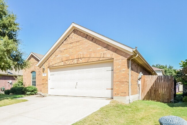 Photo - 1717 Nightingale Dr
