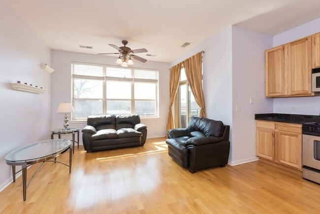Photo - 2933 N Clybourn Ave Unit 303