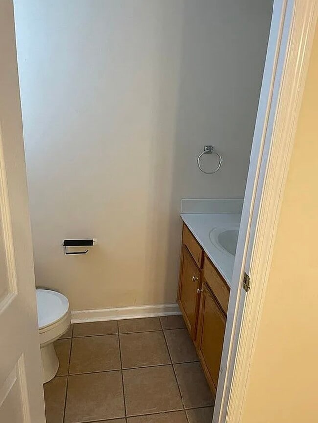 Downstairs Bathroom - 1040 Autumn Leaf Dr Unit #3
