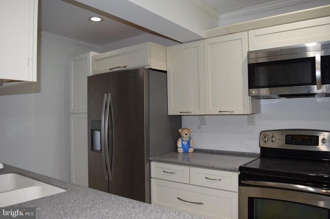 Photo - 7023 Kelly Rd