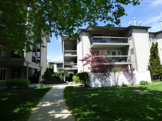 Building Photo - Beautiful 2 Bd 2 Bath Condo in Murray