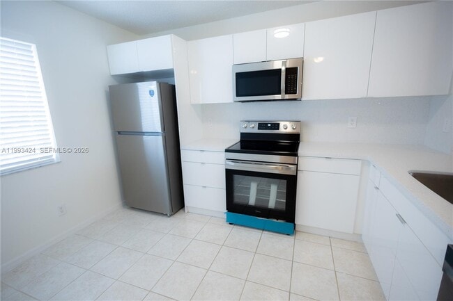 Photo - 719 NW 208th Way