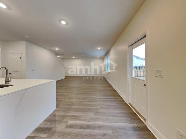 Photo - 430 Pointe Dr