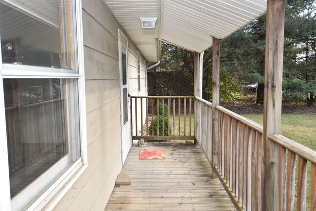 Photo - Mishawaka- 3 bedroom Country living near the Main Street Shopping and Edison Lakes business distr...