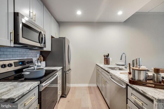 Building Photo - 30 N 23rd St Unit 2704 Rental