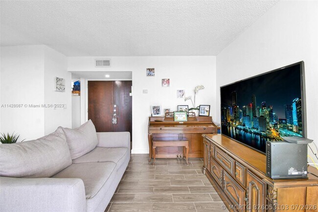 Photo - 11800 SW 18th St Unit 508-4