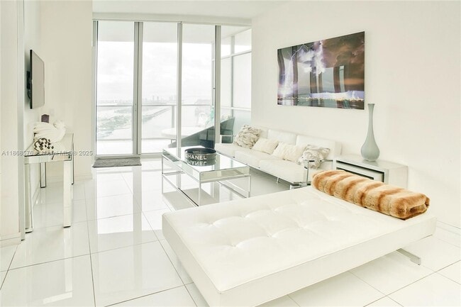 Building Photo - 1100 Biscayne Blvd Unit 5202 Rental