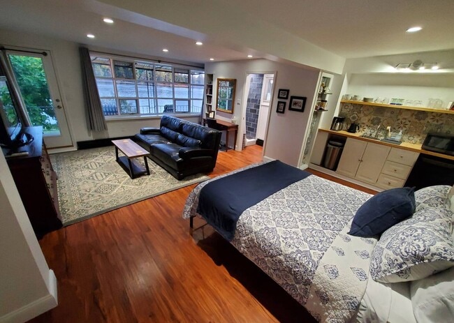 502 Radcliffe St Unit 4