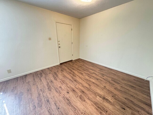 Photo - 223 Hold St Unit Apt 10