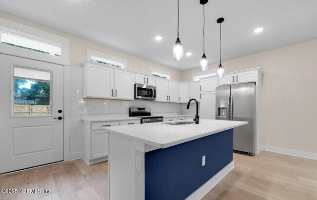 Photo - 1631 Boulevard