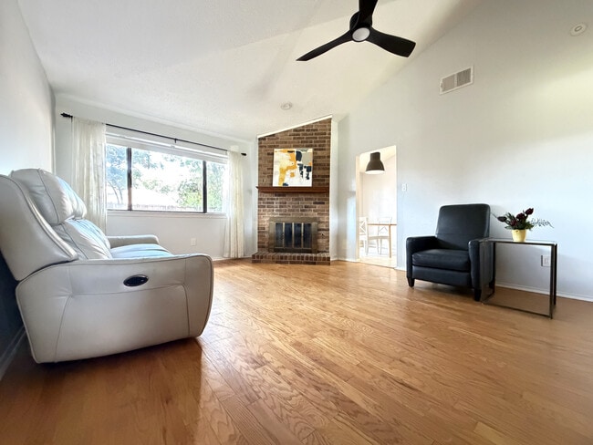 Photo - 1717 Sterling Ln