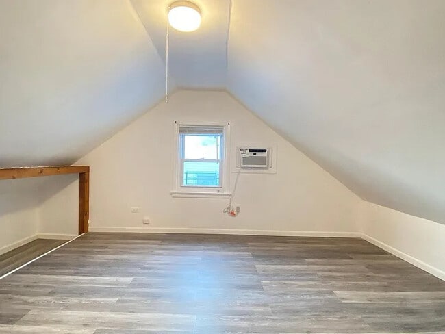 Photo - 34 E 7th St Unit 3