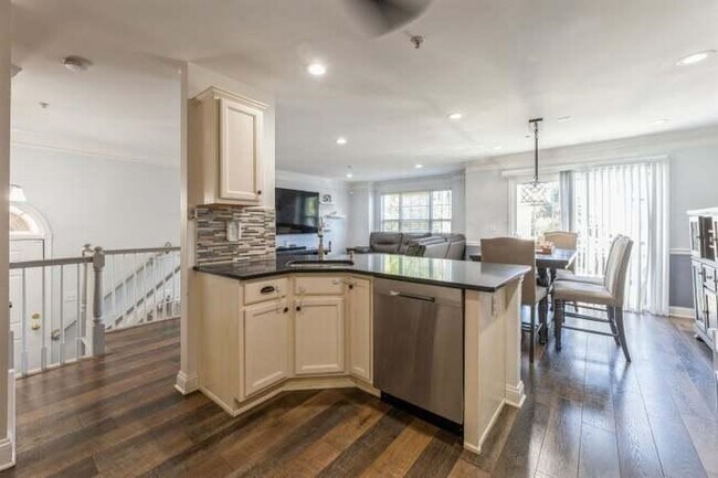 Photo - 209 Blue Heron Dr