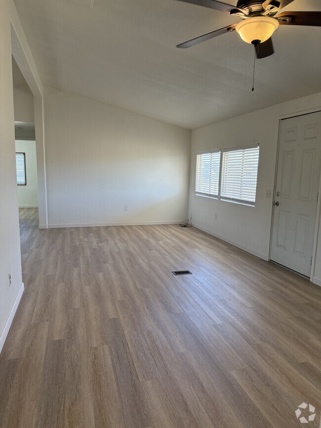 Building Photo - 38760 Dinosaur Point Rd Rental