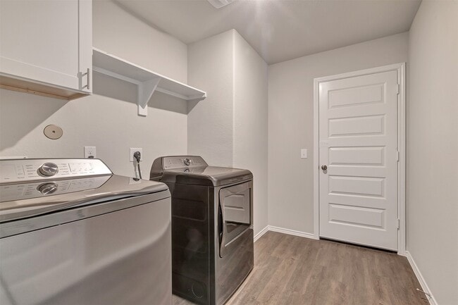 Photo - 261 Gallant Front Trl