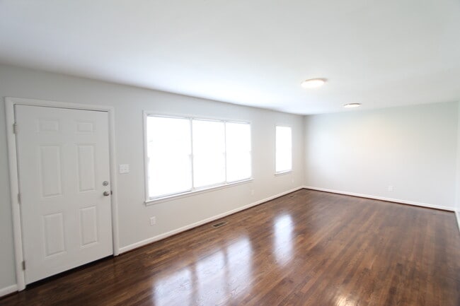 Photo - 5856 34th St N