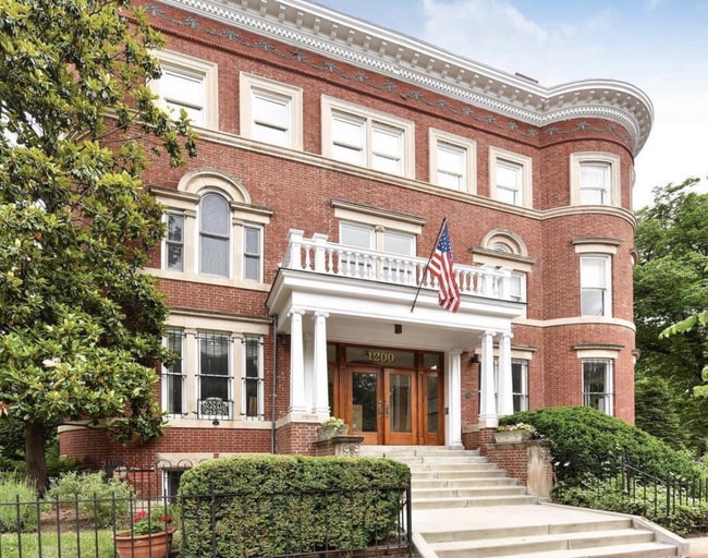 Building Photo - 1202 E Capitol St NE Unit 1