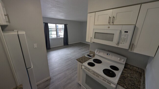Photo - Warm and Cozy one bedroom,dog park, heart of Tampa Unit #208